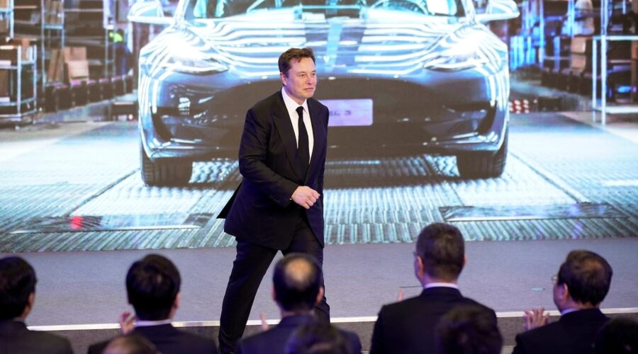 Elon Musk ile ma pieniędzy?